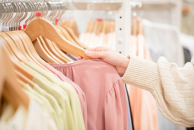 開服裝店需要考慮什么（開服裝店?duì)I業(yè)執(zhí)照怎么辦理）