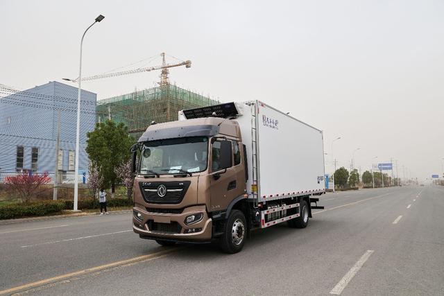 4.2米冷藏車在哪里找貨？急招自帶4.2米冷藏車長期貨源？