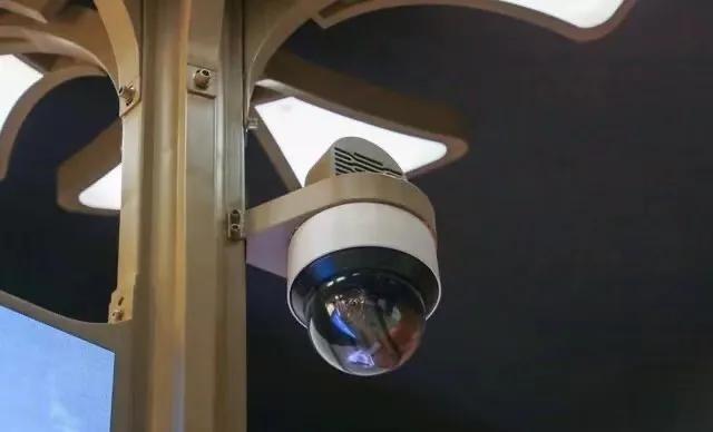 成都太陽能路燈廠家批發(fā)價格表，成都太陽能路燈批發(fā)市場在哪里？