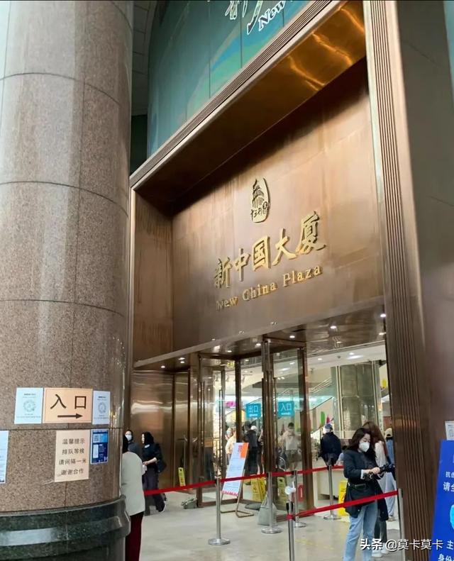 中高檔女裝貨源批發(fā)，女裝中高檔拿貨批發(fā)網(wǎng)