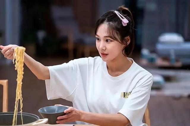 10元女裝批發(fā)貨到付款多少錢，9元女裝批發(fā)貨到付款？