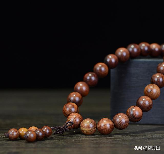 文玩手串批發(fā)進(jìn)貨渠道有哪些，文玩手串批發(fā)進(jìn)貨渠道有哪些地方？