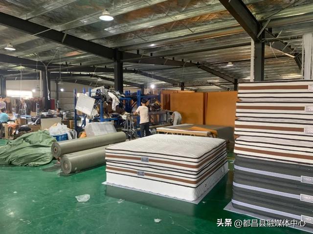 家具批發(fā)最大的市場在哪里，家具批發(fā)最大的市場在哪里??？