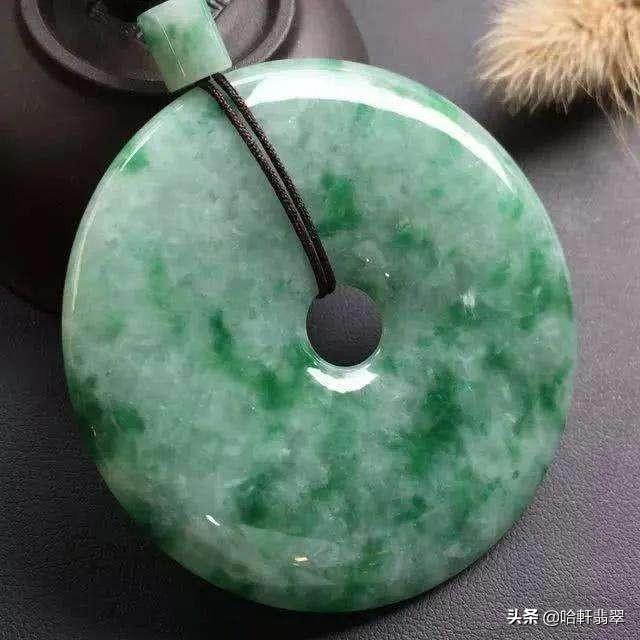 翡翠批發(fā)一手貨源在哪個(gè)城市好，翡翠批發(fā)一手貨源在哪個(gè)城市最多？