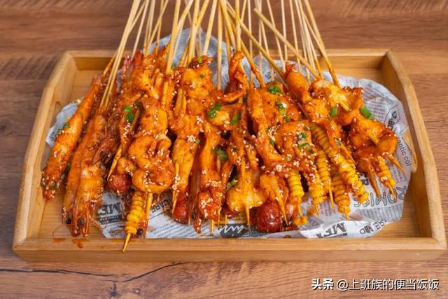 一元一串的串串地?cái)傂枰男?zhǔn)備，一元串串香擺攤？