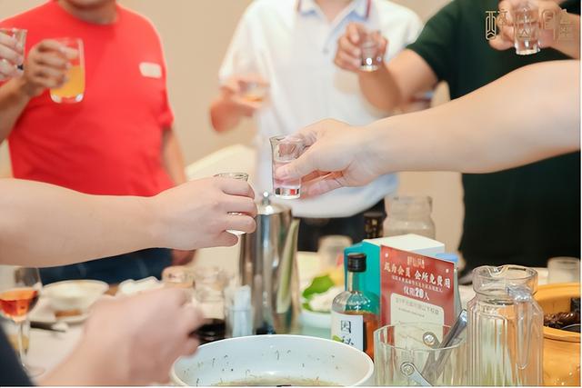 瓊臺酒業(yè)代理條件醉仙洞，瓊臺酒業(yè)醉仙洞多少錢？