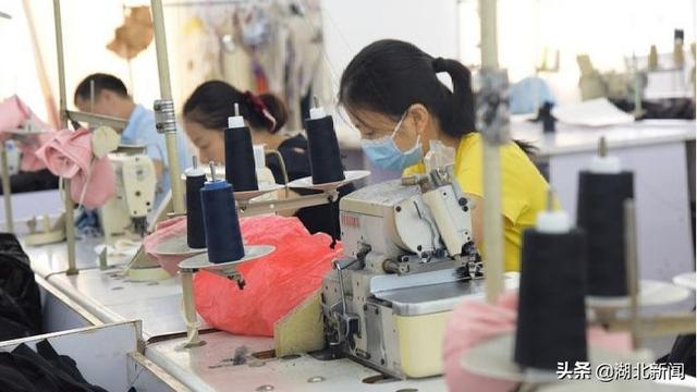 尾貨實(shí)拍女裝一件代發(fā)貨源，女裝尾貨貨源廠家？