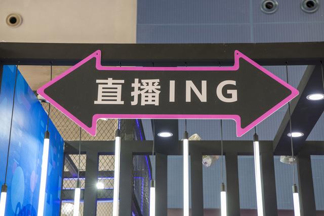 奢侈品微商一手貨源，奢侈品微商一手貨源,奢侈大牌男女包包批發(fā)？
